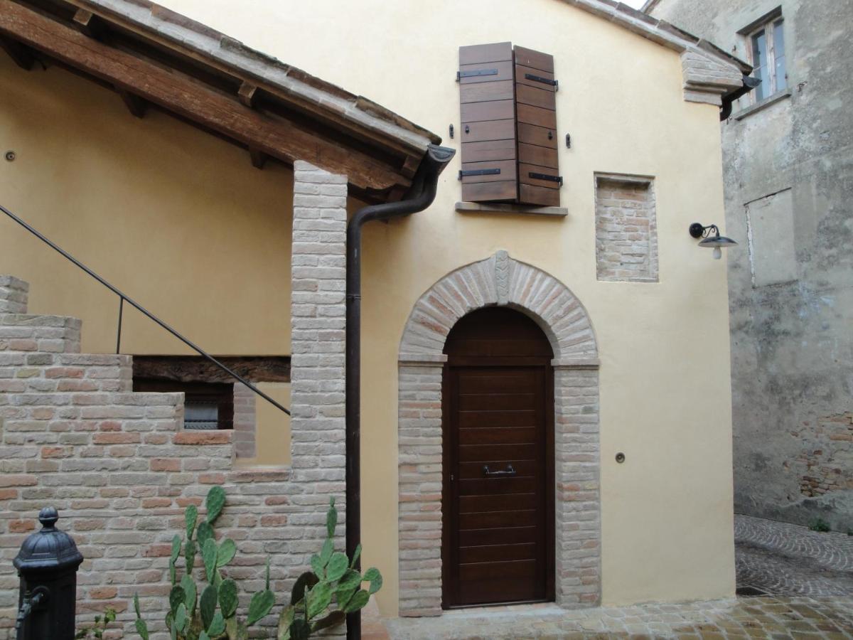 Hôtel Al Castello à Tavullia Extérieur photo