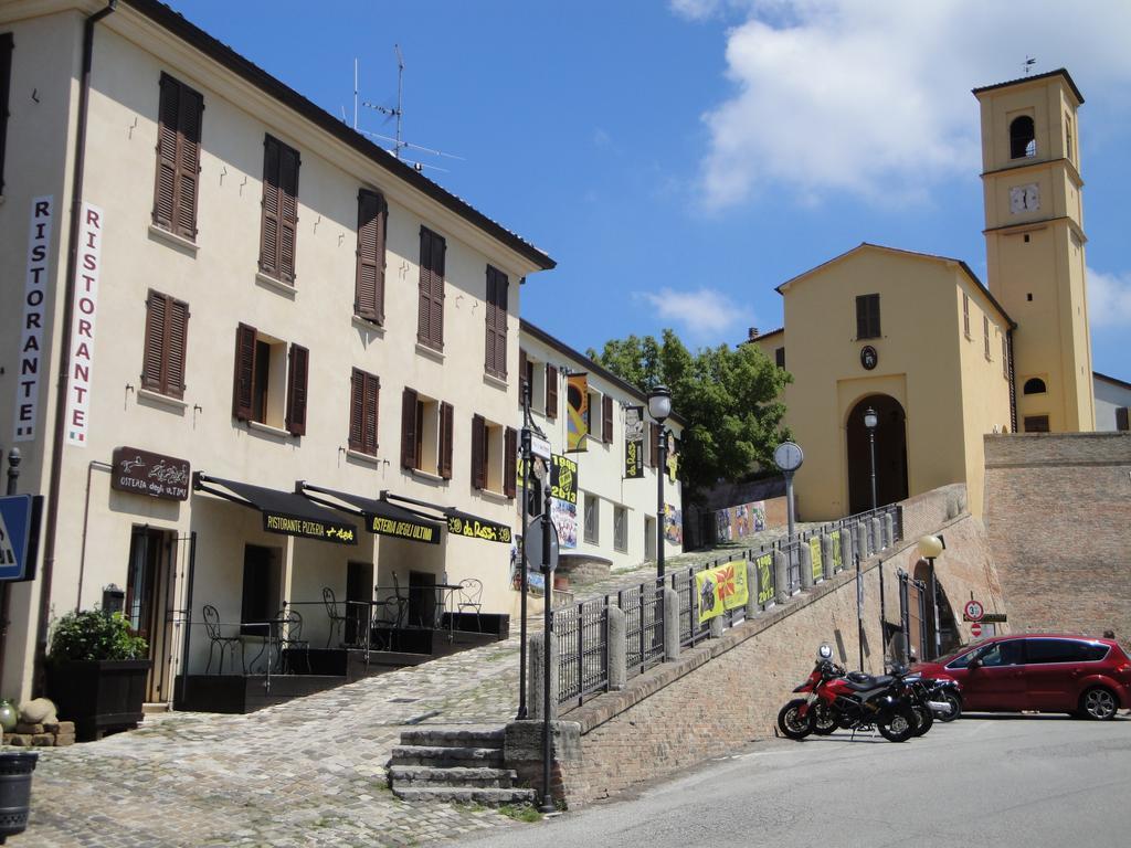 Hôtel Al Castello à Tavullia Extérieur photo