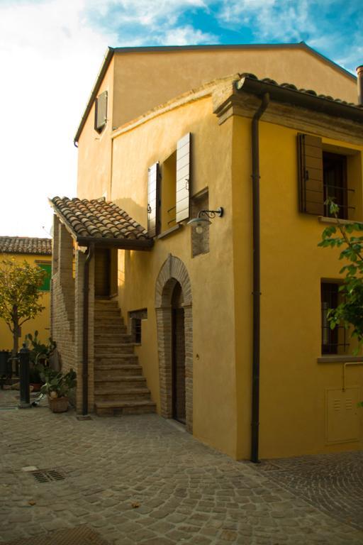 Hôtel Al Castello à Tavullia Extérieur photo