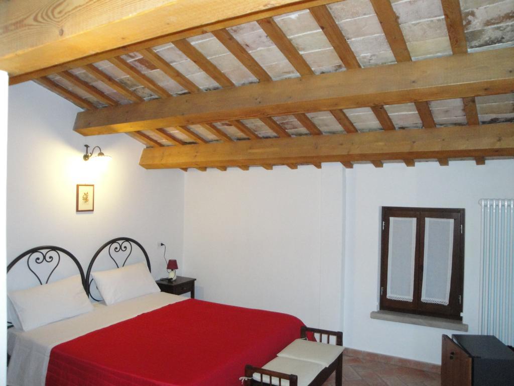Hôtel Al Castello à Tavullia Extérieur photo